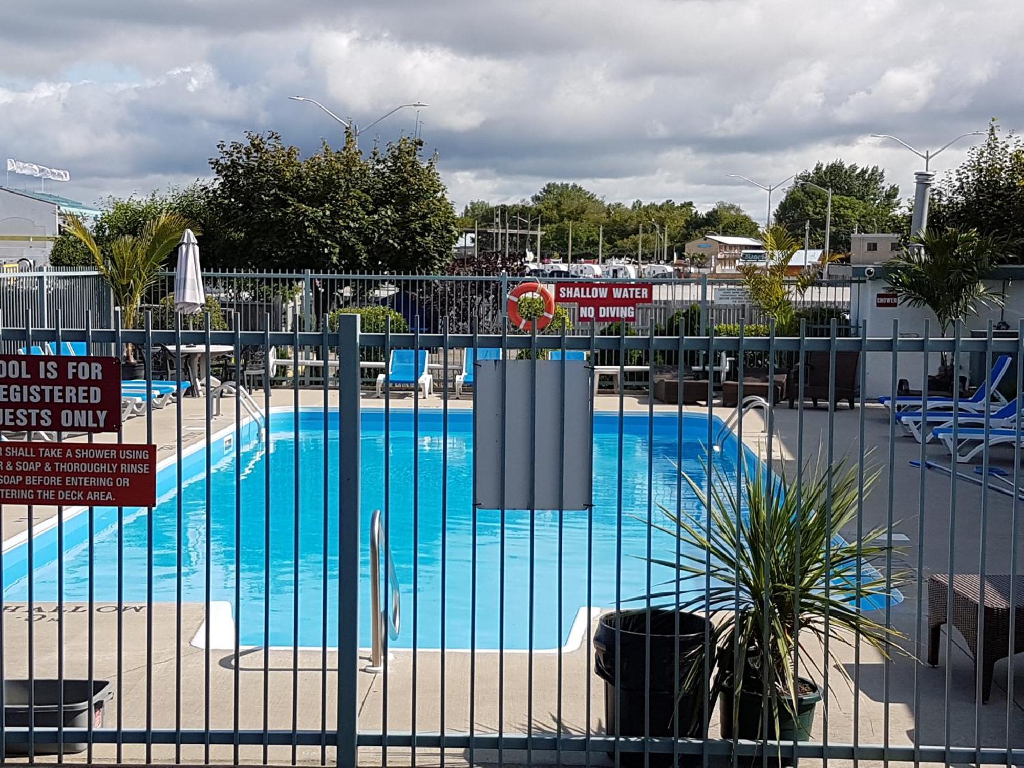 Lakeview Resort Motel Wasaga Beach Buitenkant foto